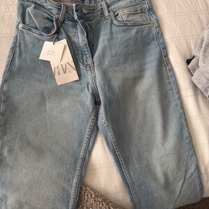 Zara Women's Straight Leg Jeans in Light Blue